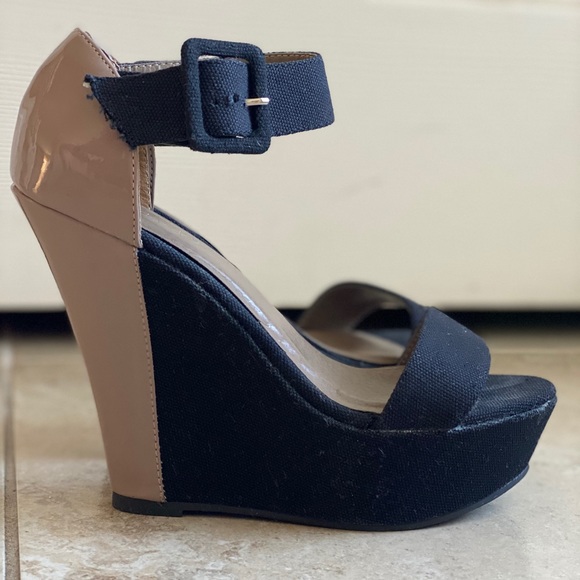 Shoe Dazzle Shoes - Shoedazzle Wedge Sandals